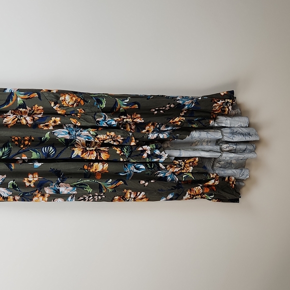 Beeuniq Women's Dress - Picture 3 of 5